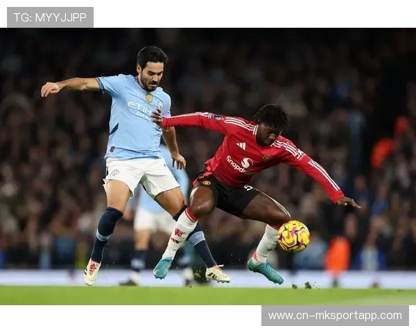 曼城中场抢断后直塞练习：一脚直塞入禁区成周练目标