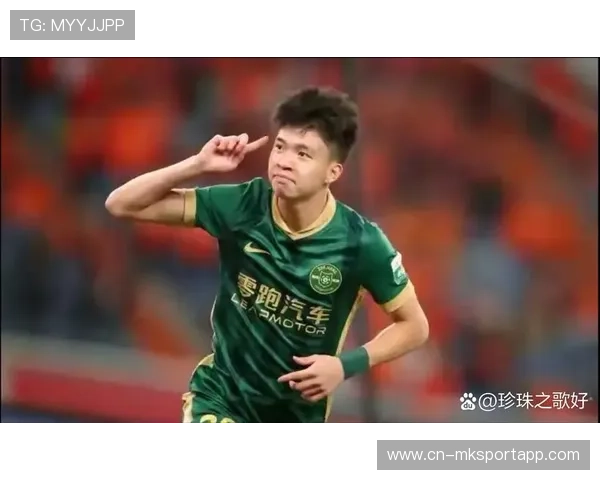 王钰栋不进球仍是国足核武，两将不可替代，王钰深足球